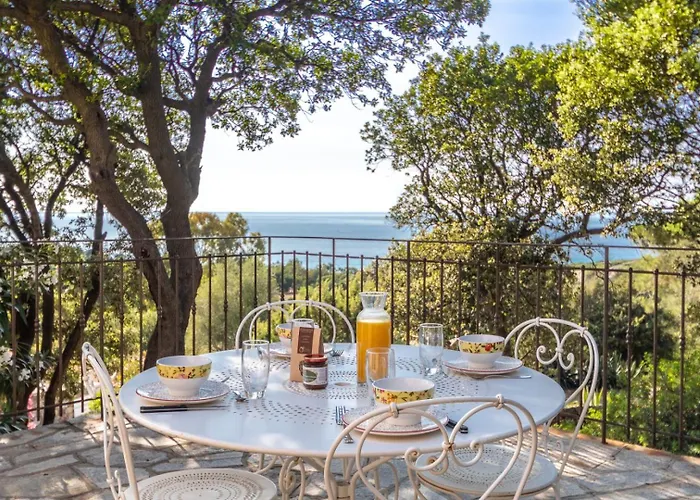 Appartement 4 Personnes - Vue LʼÎle-Rousse